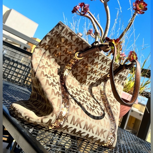 Michael Kors Brown and Tan Signature MK logo Tote with adjustable straps - Picture 3 of 15